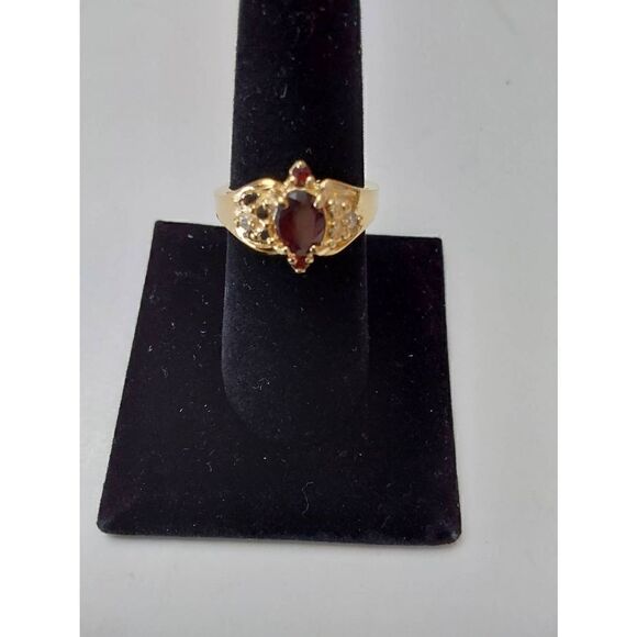 Ring Gold with Red Stone/gem - Picture 5 of 6